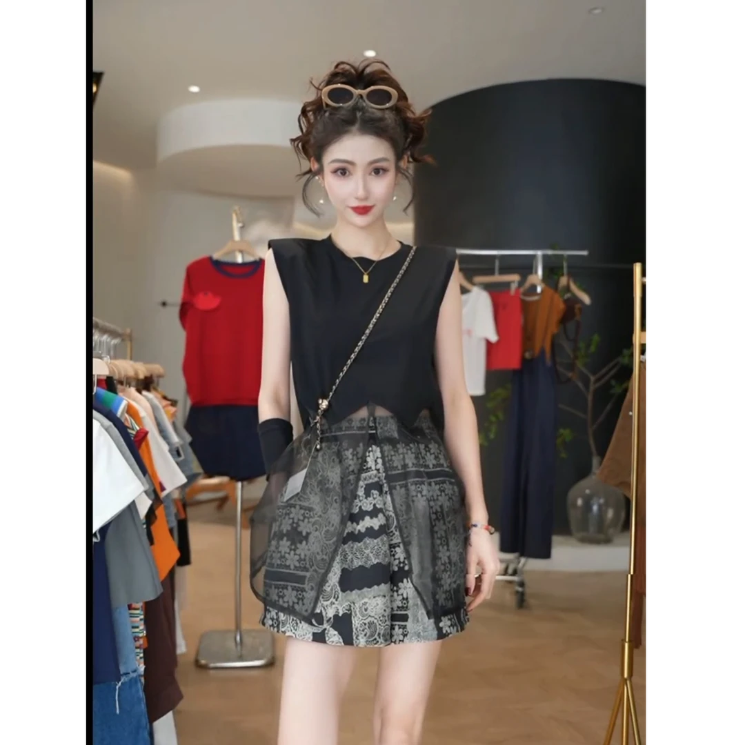 气质时尚套装女2025夏季洋气减龄设计感开叉上衣阔腿花短裤两件套