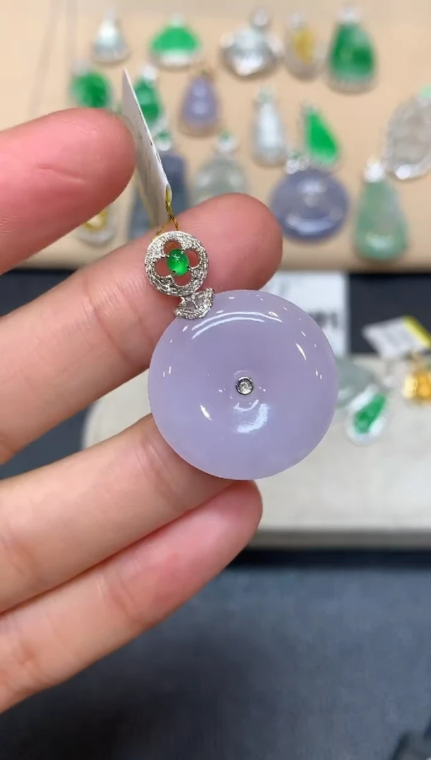 颈饰18K金镶嵌翡翠平安扣【无服务费