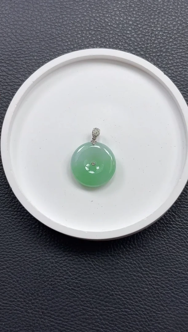 颈饰18K金镶嵌翡翠YM1334-2 平安扣