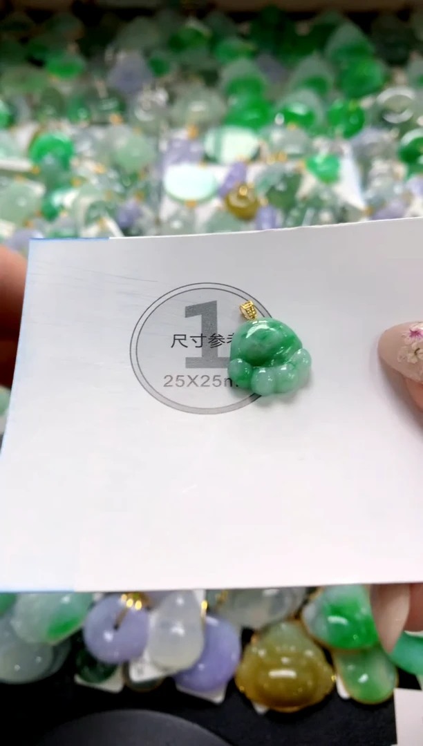 翡翠18K金镶嵌颈饰11111111111111111