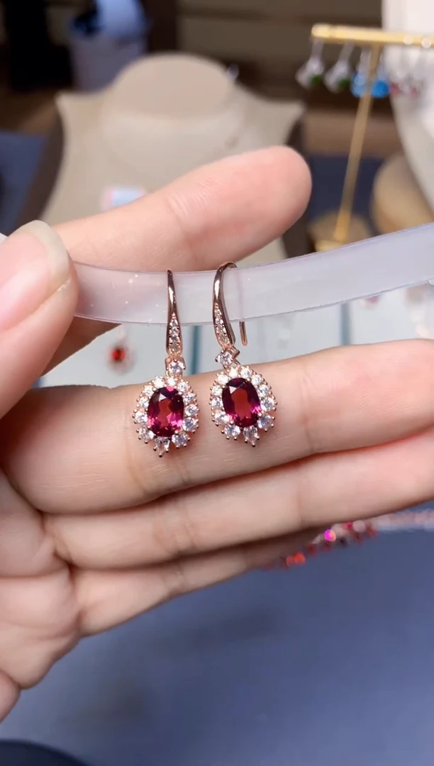 银S925镶嵌耳钩石榴石天然镁铝