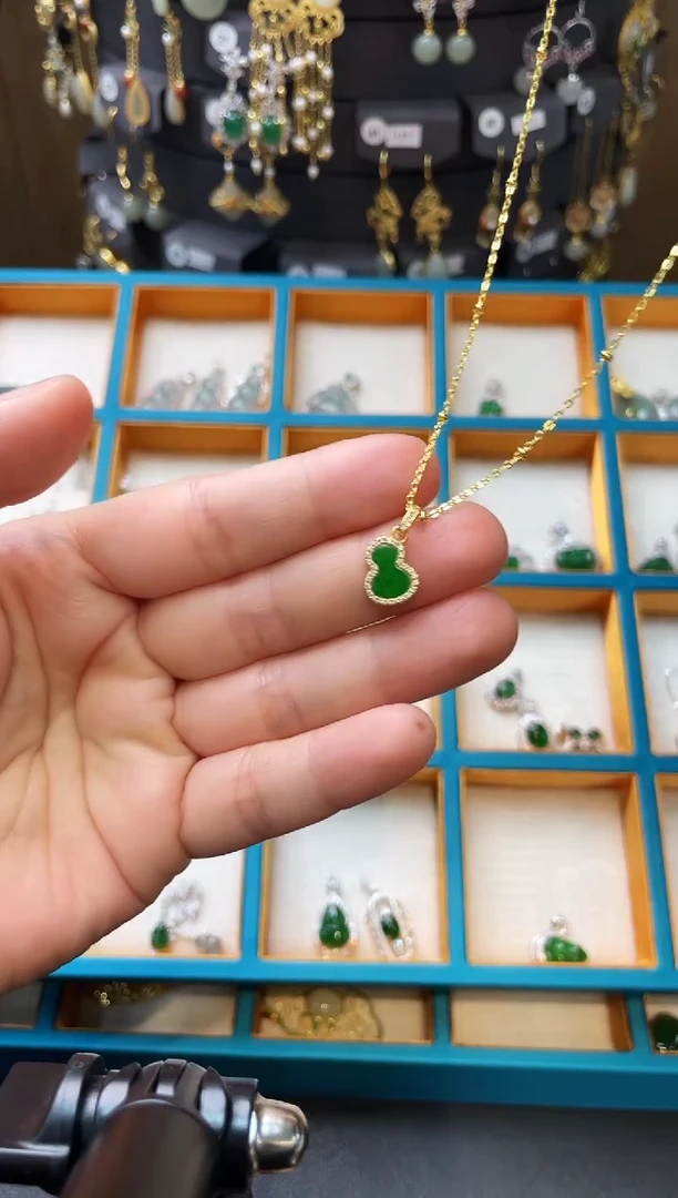 【闪购商品】翡翠颈饰银S925镀金镶嵌吊坠