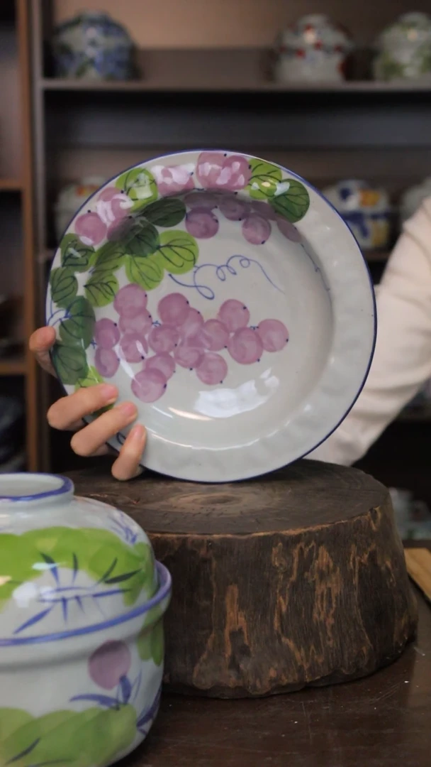 【闪购商品】椿野8寸帽子盘（葡萄）C083