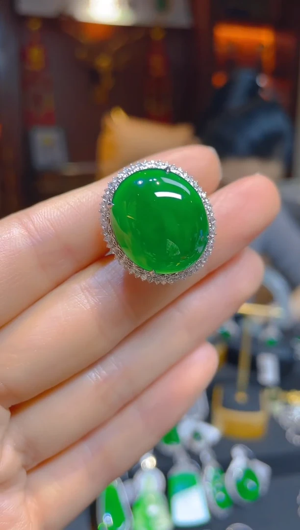 【闪购商品】翡翠戒指18K金镶嵌112096天然A货翡翠蛋面戒指