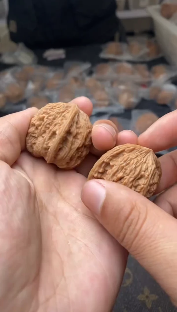 【闪购商品】文玩核桃把件A1144号36尺密纹