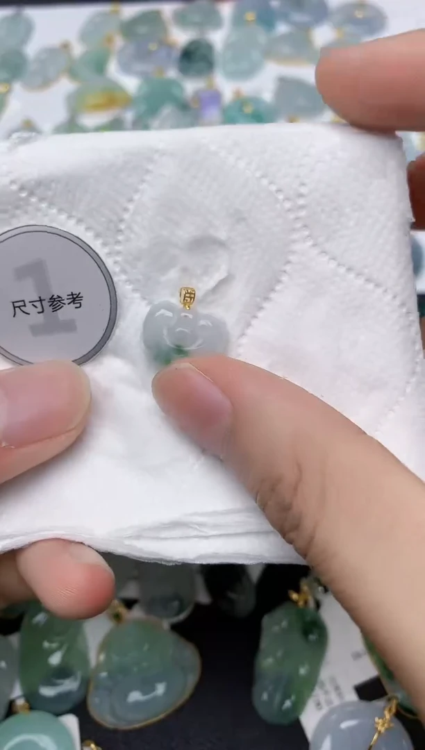 翡翠18K金镶嵌颈饰天然A货翡翠