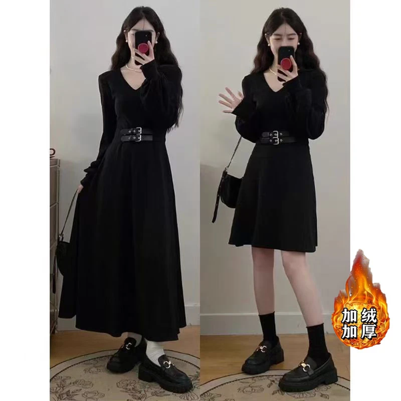 大码女装胖mm秋季新款显瘦收腰V领打底气质时尚百搭连衣裙1682