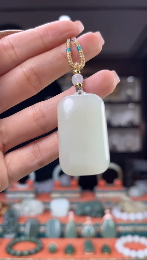 和田玉未镶嵌颈饰佩佩