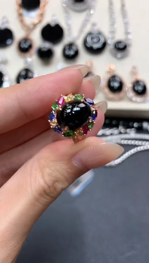 【闪购商品】翡翠戒指18K金镶嵌w51
