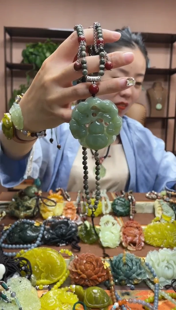 未镶嵌岫玉吊坠·