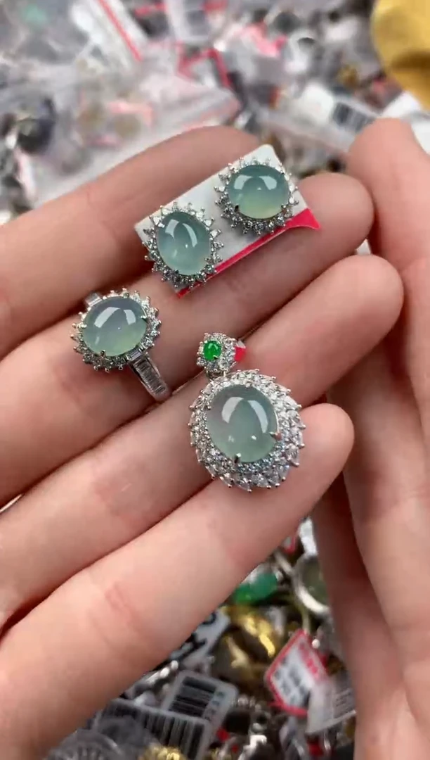 银S925镶嵌戒指翡翠888    5