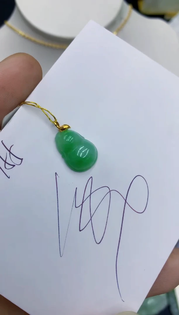 翡翠18K金镶嵌颈饰11111111111