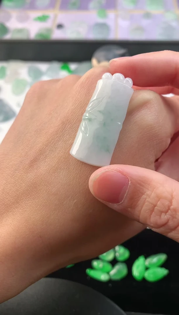 【闪购商品】翡翠裸石翡翠A货竹节吊坠