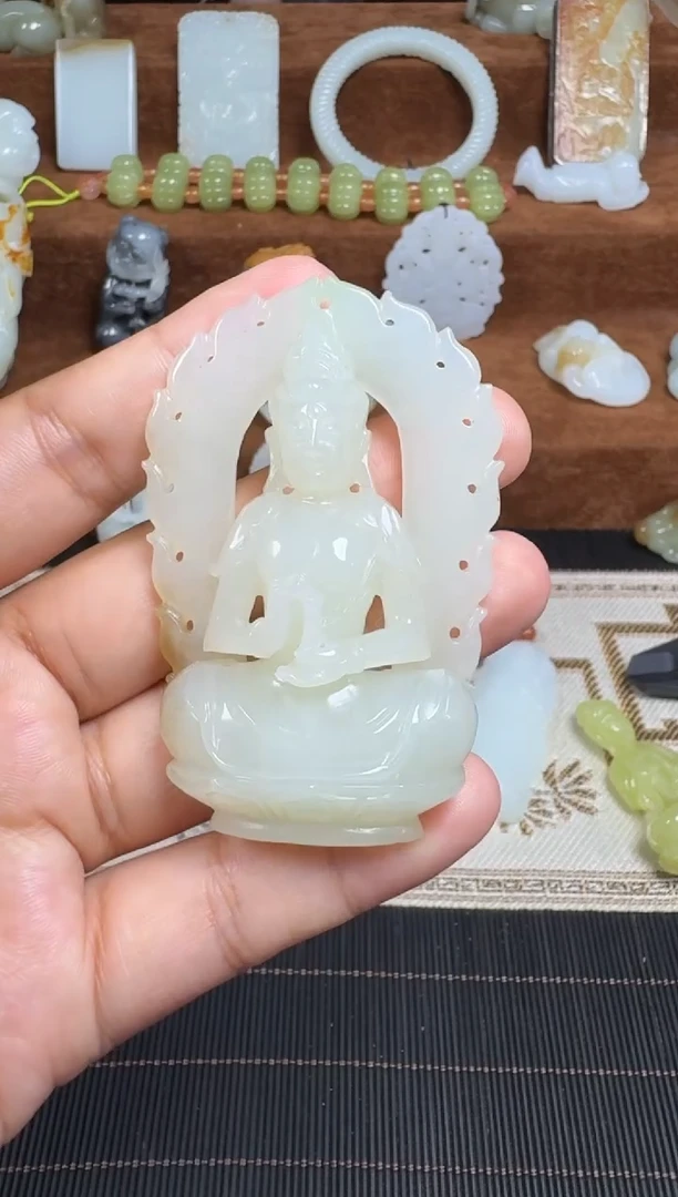 颈饰未镶嵌和田玉1