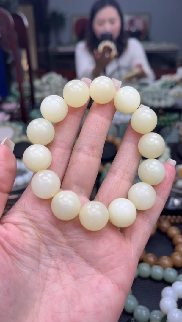 【闪购商品】和田玉手串未镶嵌若羌柠檬黄卡16