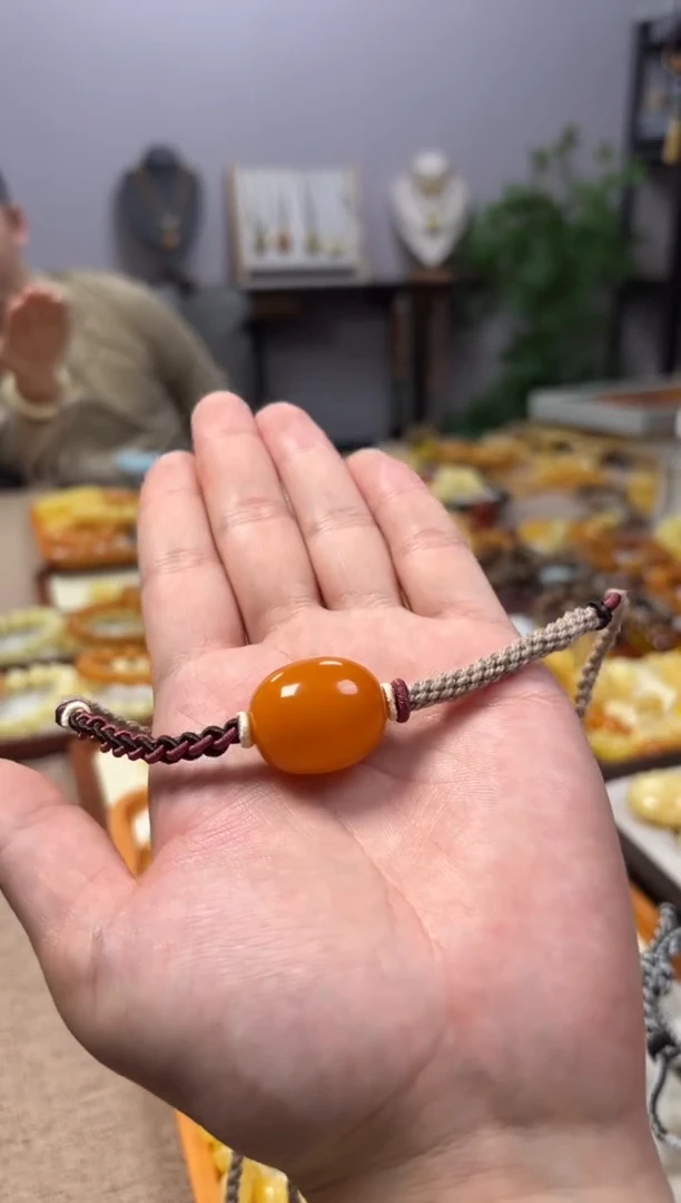 【闪购商品】蜜蜡裸石未镶嵌锁骨