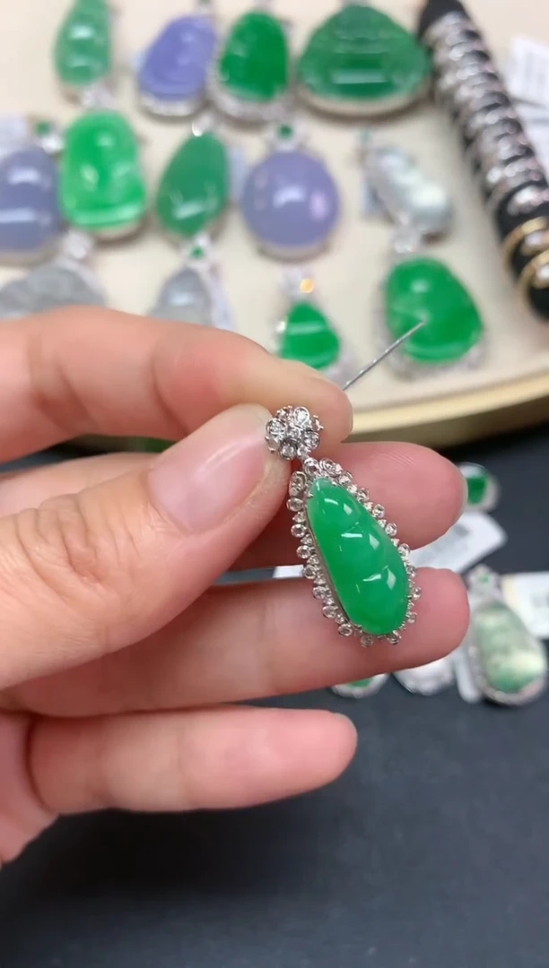 【闪购商品】翡翠吊坠(不含链)18K金镶嵌A270|15000