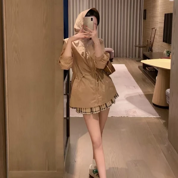 【明星同款】夏季收腰连帽登山服抽绳薄款防晒衣拉链修身短外套女