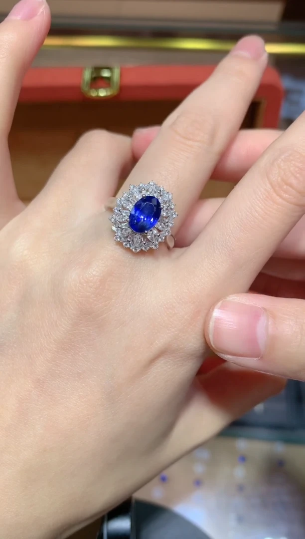 【闪购商品】蓝宝石戒指18K金镶嵌2.05ct