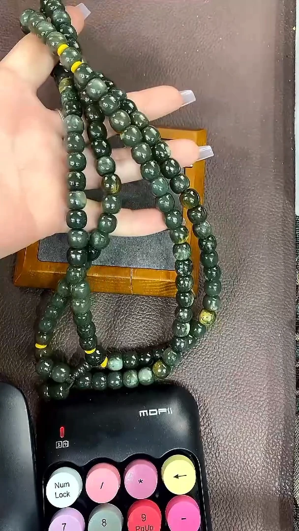 颈饰未镶嵌透闪石质玉项链