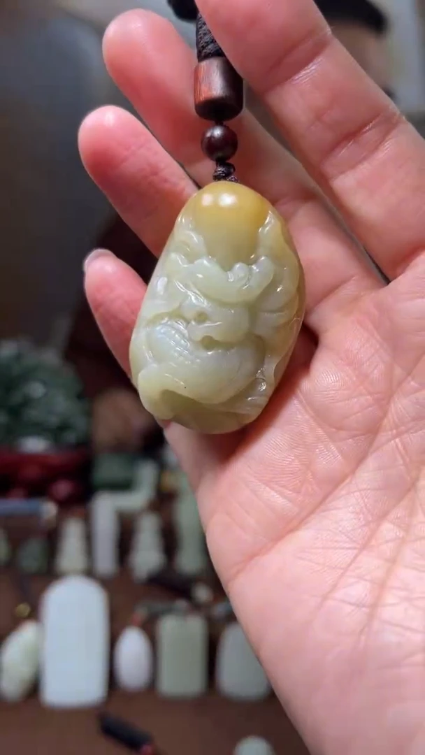 颈饰未镶嵌和田玉·