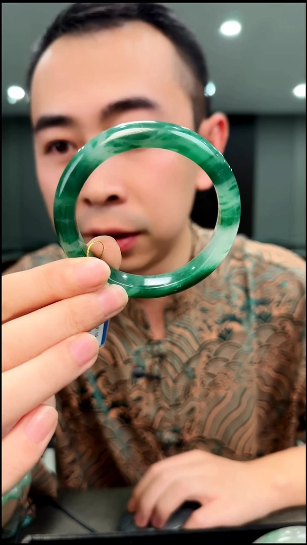 未镶嵌手镯石英质玉57.3