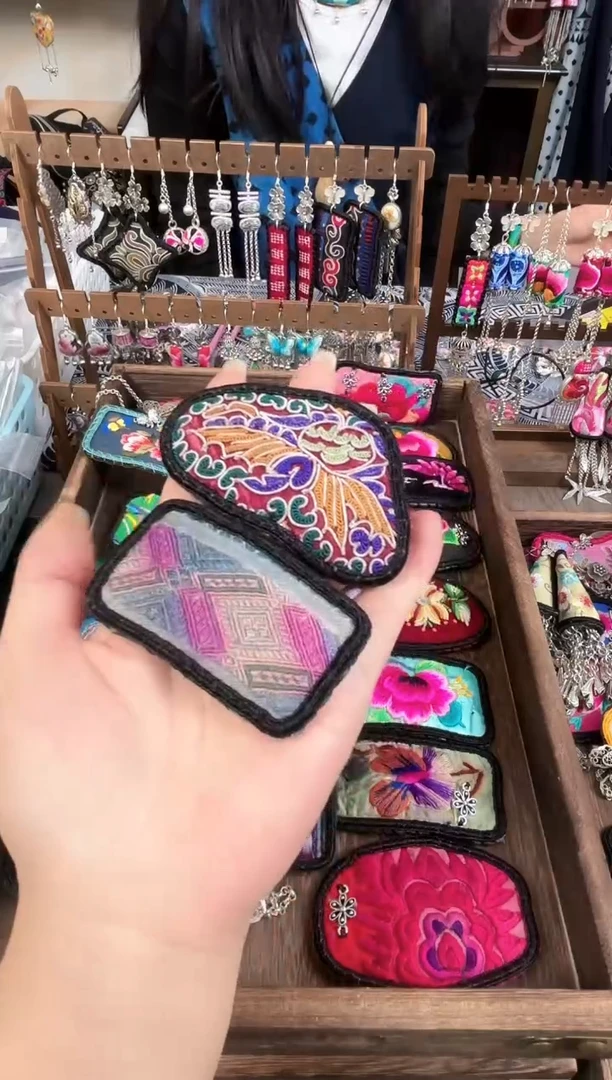 织绣✨****?民族风非遗老绣饰品490加流苏