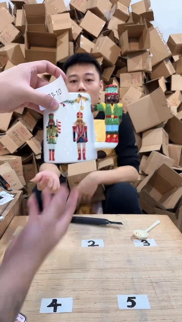 瓷片胡桃夹子把手杯