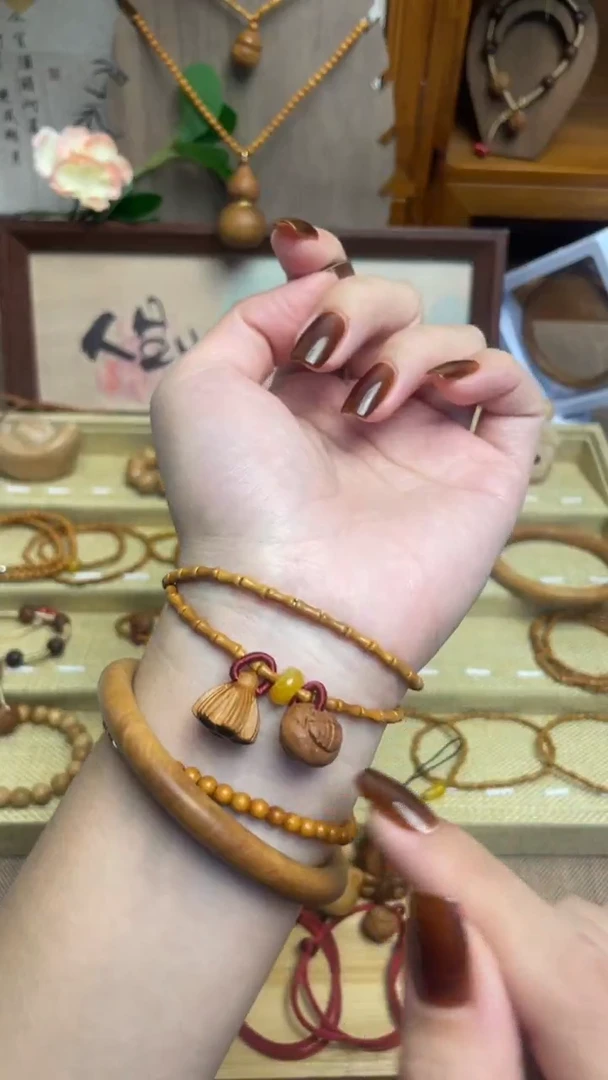 双圈好运莲莲   一物一拍