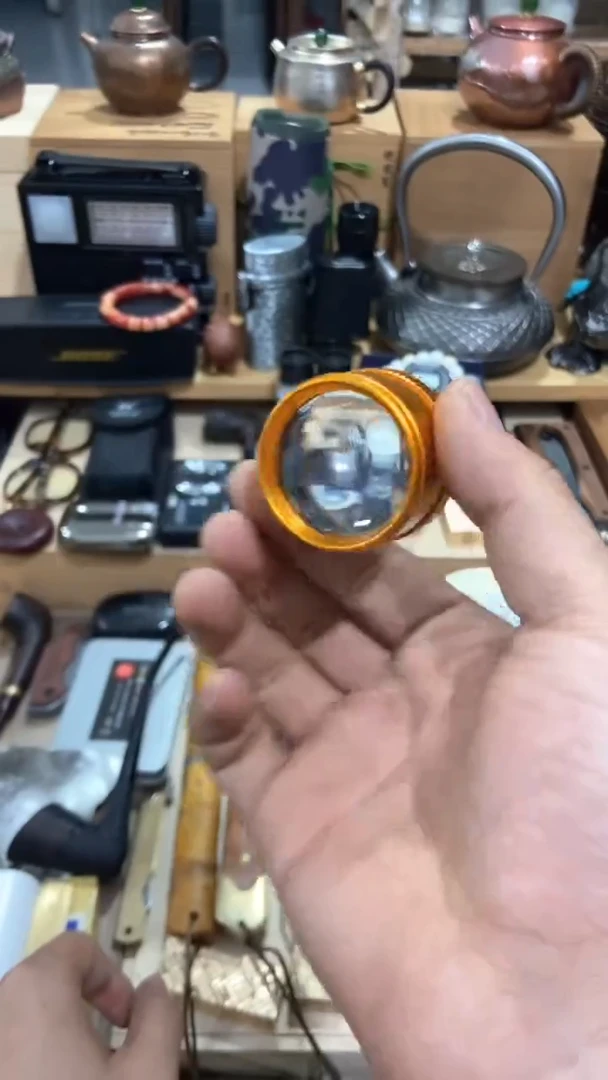 瓷片闪购商品  如图所示