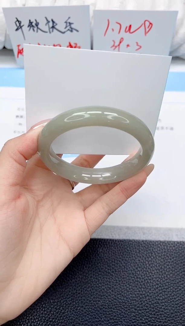 未镶嵌手镯石英质玉136-58