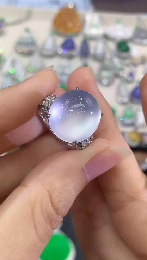 18K金镶嵌戒指翡翠?****❤C76