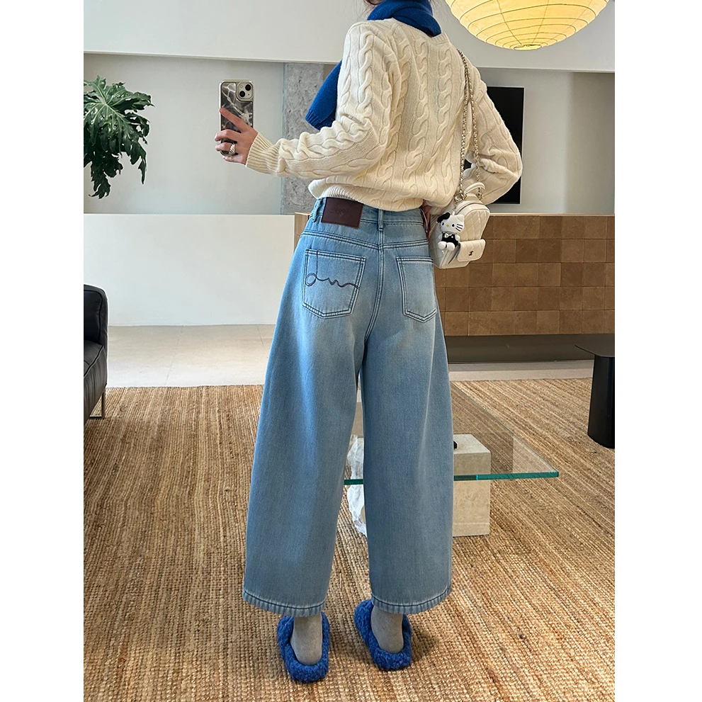 浅蓝色弯刀牛仔裤女冬季加绒加厚新款梨形身材遮胯显瘦阔腿九分裤