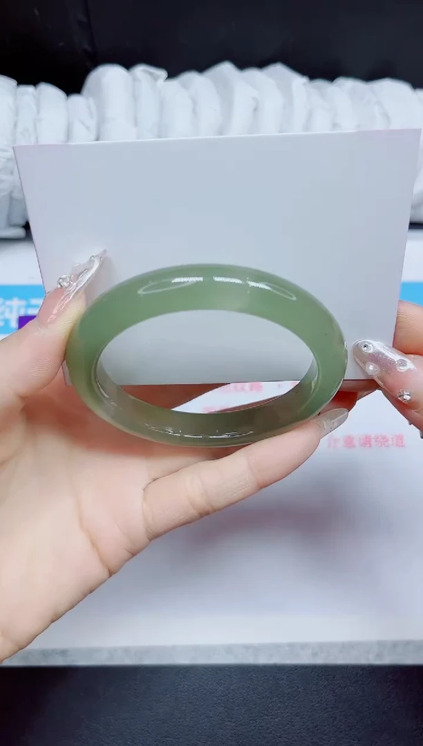 石英质玉手镯未镶嵌250.