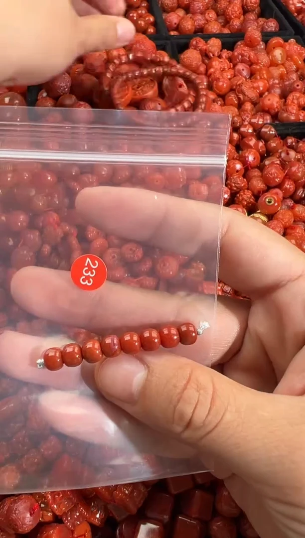 南红玛瑙未镶嵌颈饰1