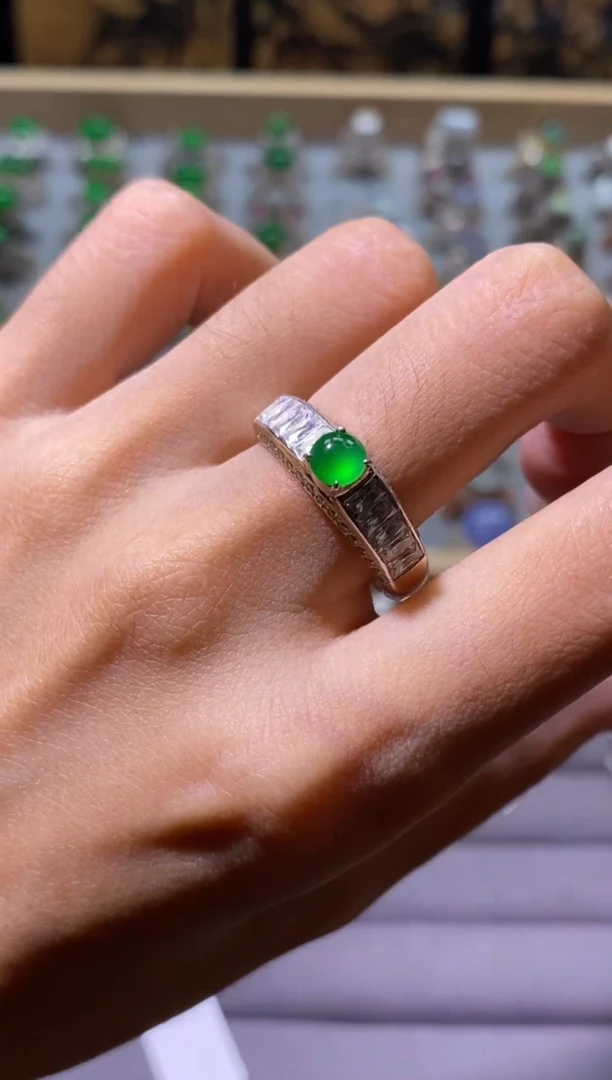 翡翠裸石未镶嵌冰蛋戒面裸石缅甸翡翠