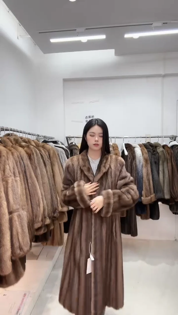 反季买皮草别墅靠大海