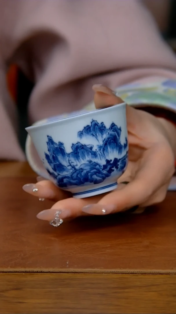 【闪购商品】陶瓷山水杯子         0625