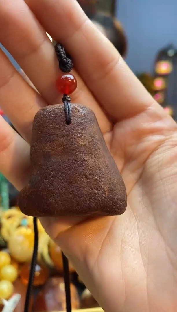 琥珀颈饰未镶嵌吊坠
