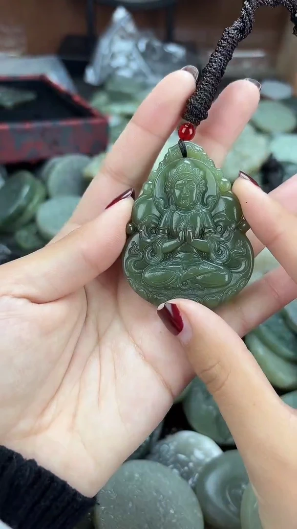 颈饰未镶嵌和田玉1