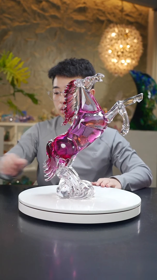 手工艺品琉璃金红色设计款立马摆件