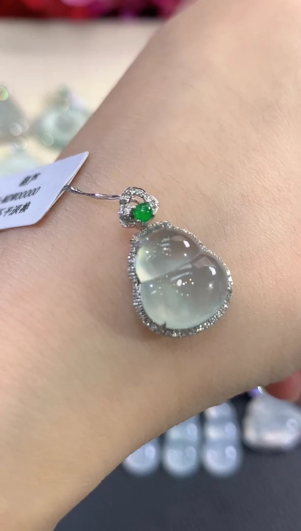 吊坠(不含链)18K金镶嵌翡翠b49