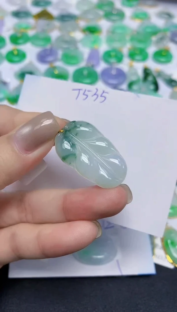 颈饰18K金镶嵌翡翠天然缅甸翡翠A货翡翠百元以上9元证书费自理