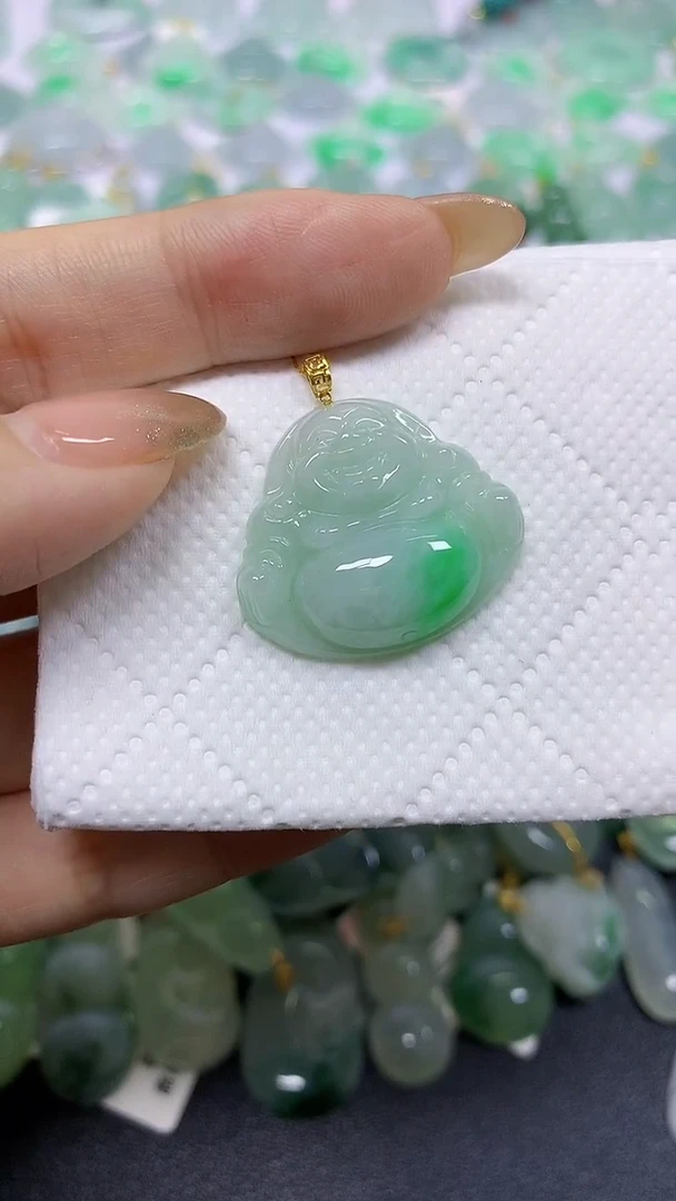 颈饰18K金镶嵌翡翠A货