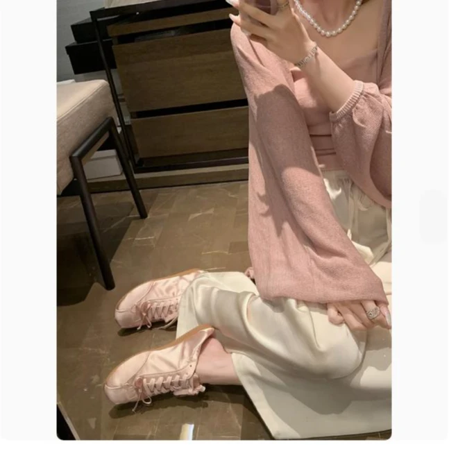 蝴蝶结缎面软底芭蕾舞鞋2025春新款休闲运动板鞋粉色甜妹德训鞋女