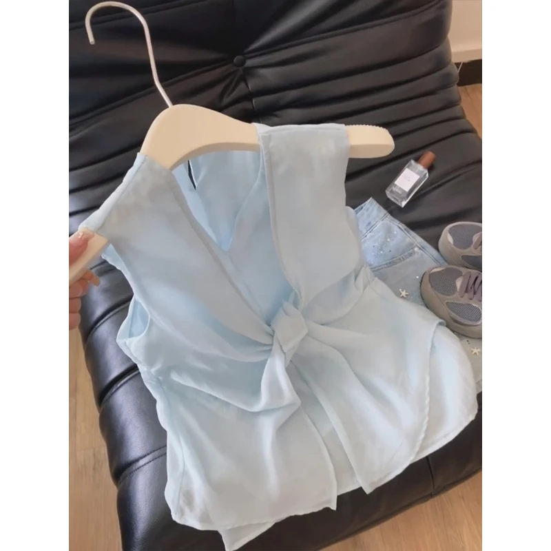夏季甜美蓝色v领坎肩吊带外穿背心多巴胺无袖扭结设计感衬衫上衣