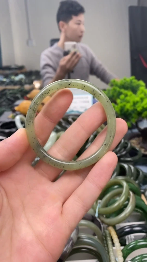 未镶嵌手镯和田玉52.7