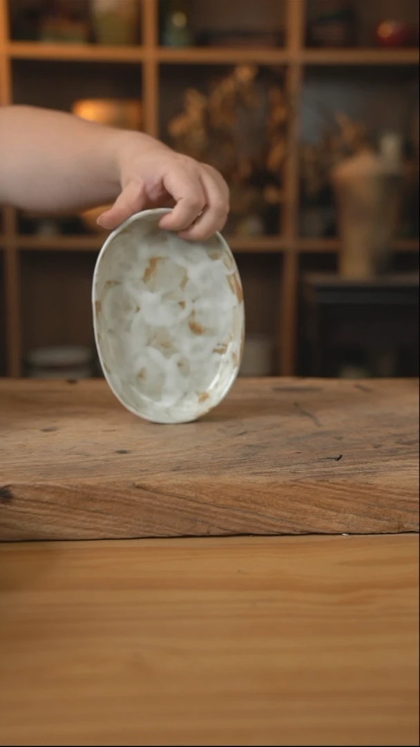 粉影系列的6英寸椭圆小碟