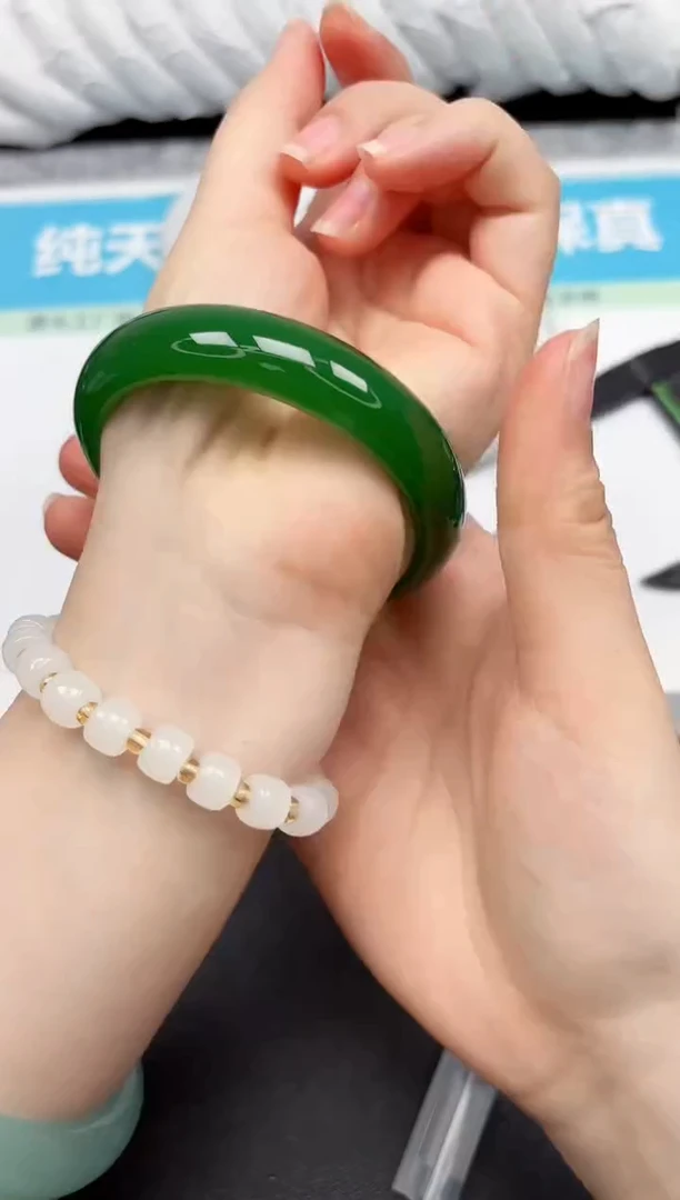 未镶嵌手镯石英质玉105-54