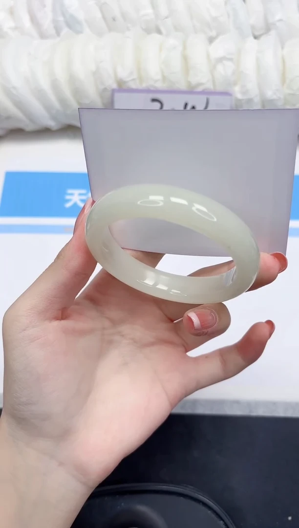 未镶嵌手镯石英质玉140-60-仪式感